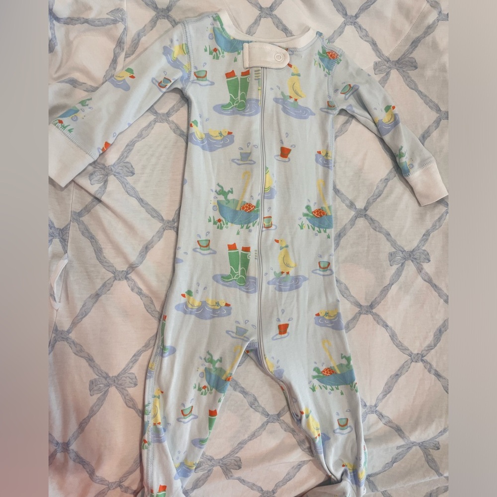 Tbbc Knox night night 0-3m footie EUC